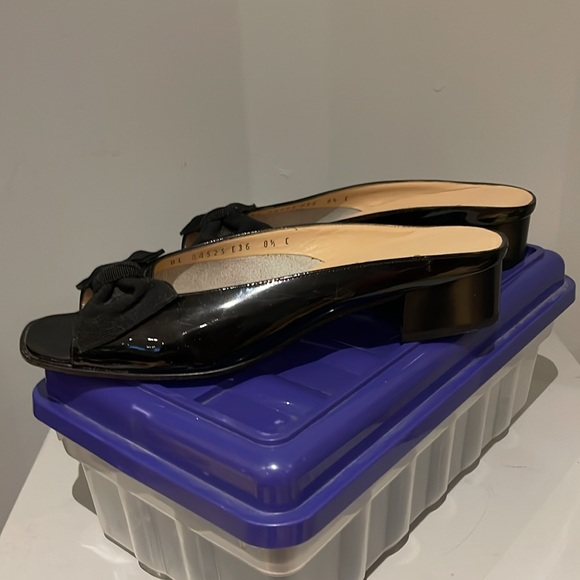 Salvatore Ferragamo Peep Toe Heels - Size 8.5 - Picture 6 of 15